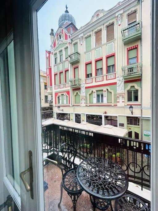 Appartamento Hidden Gem In The Old Town Timisoara Esterno foto