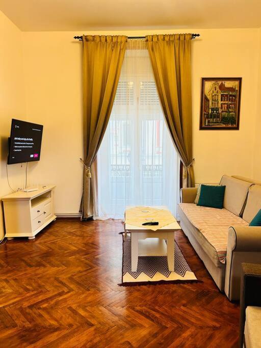 Appartamento Hidden Gem In The Old Town Timisoara Esterno foto